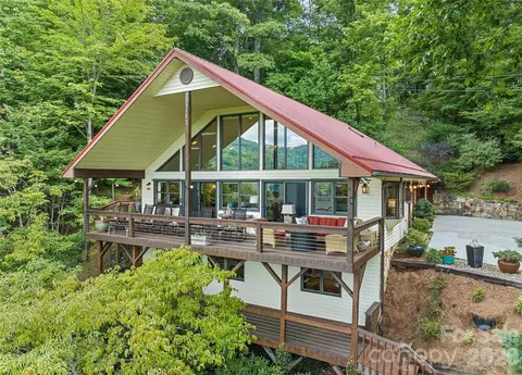 509 Deer Creek Trl, Maggie Valley, NC 28751