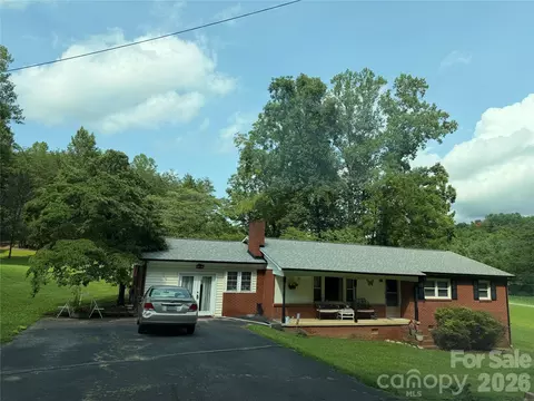 2314 Colonial Acres Rd, Lenoir, NC 28645