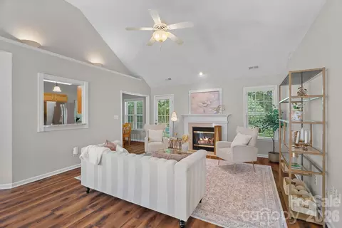 7219 Oxford Hunt Dr, Stanley, NC 28164