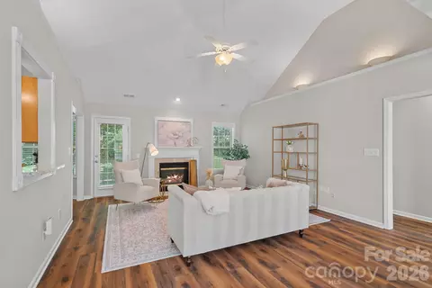 7219 Oxford Hunt Dr, Stanley, NC 28164