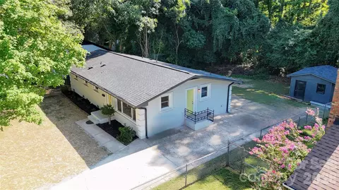 1501 Vancouver Dr, Charlotte, NC 28213
