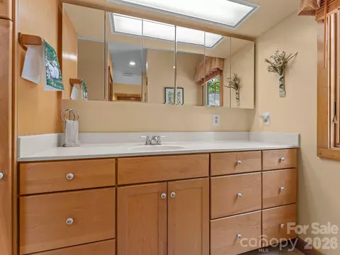 Bath - 620 Thunder Rd, Brevard, NC 28712 photo 1 of 5