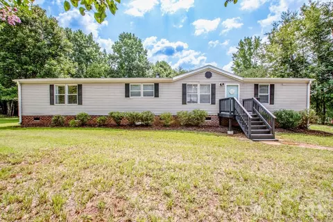 130 Gemstone Dr, Statesville, NC 28625
