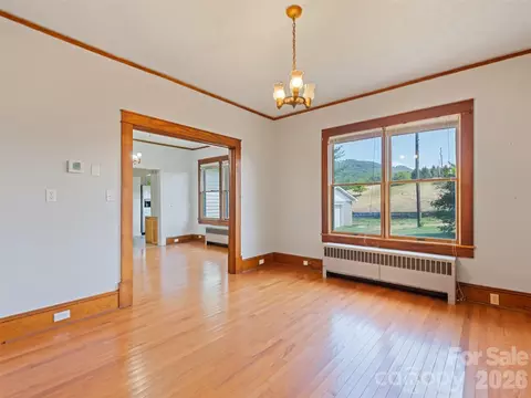 Living - 145 Haynes Cv, Clyde, NC 28721 photo 3 of 7
