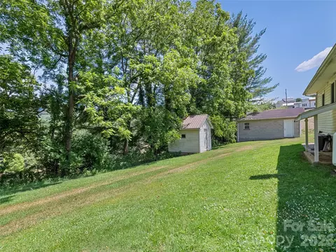 Exterior - 145 Haynes Cv, Clyde, NC 28721 photo 6 of 8