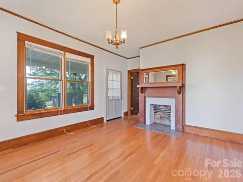 Living - 145 Haynes Cv, Clyde, NC 28721 photo 2 of 7
