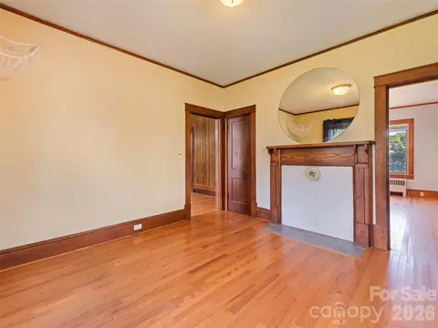 Living - 145 Haynes Cv, Clyde, NC 28721 photo 7 of 7