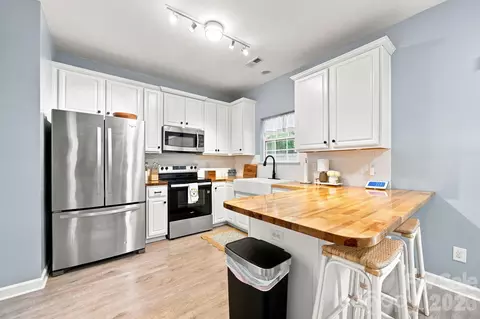 Kitchen - 1413 Clark Rd, Lancaster, SC 29720 photo 2 of 3