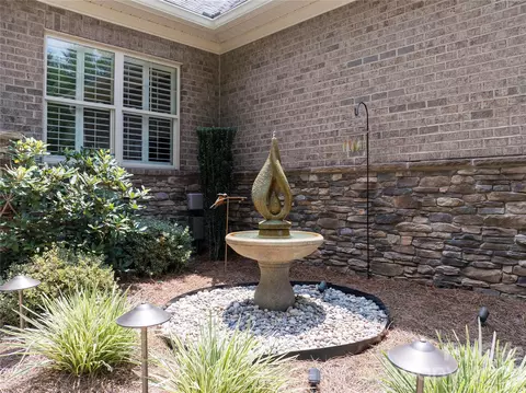 Exterior - 2551 Eagle Ne Dr NE, Conover, NC 28613 photo 3 of 8