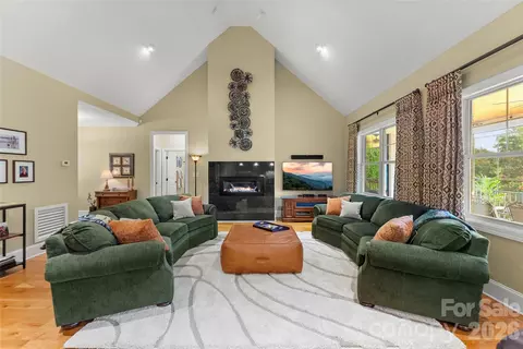 Living - 2551 Eagle Ne Dr NE, Conover, NC 28613 photo 1 of 2