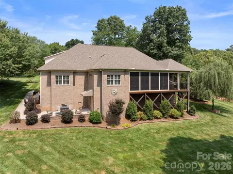 Exterior - 2551 Eagle Ne Dr NE, Conover, NC 28613 photo 8 of 8