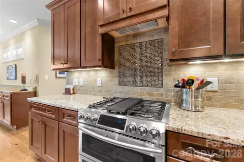 Kitchen - 2551 Eagle Ne Dr NE, Conover, NC 28613 photo 3 of 4
