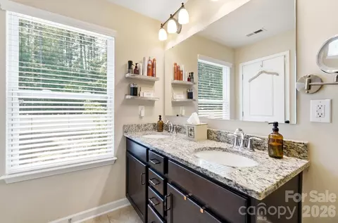Bath - 1864 Tradd Ave, Clover, SC 29710 photo 2 of 3