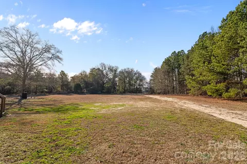 Exterior - 812 Mclendon Rd, Morven, NC 28119 photo 4 of 4