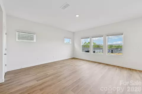 Living - 1539 31st Ne St NE, Conover, NC 28613 photo 3 of 3