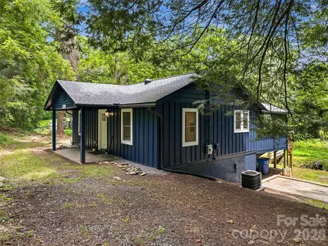 468 Governors View Rd, Asheville, NC 28805