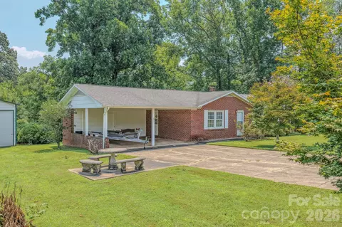 1169 Burkehurst Ave, Morganton, NC 28655
