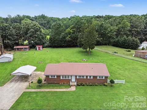 225 Oliphant Rd, Mooresville, NC 28115
