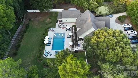3514 Mckee Rd, Charlotte, NC 28270