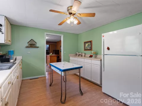 Kitchen - 46 Trevor Ct, Clyde, NC 28721 photo 1 of 2