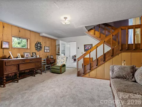 Living - 46 Trevor Ct, Clyde, NC 28721 photo 2 of 4