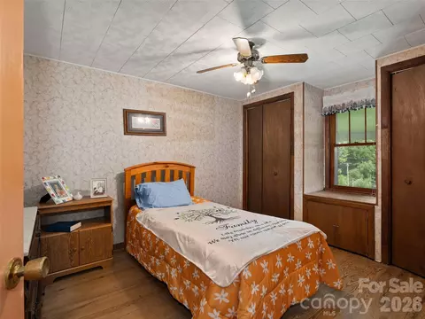 Bedroom - 46 Trevor Ct, Clyde, NC 28721 photo 1 of 6