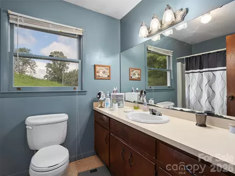 Bath - 46 Trevor Ct, Clyde, NC 28721 photo 2 of 2