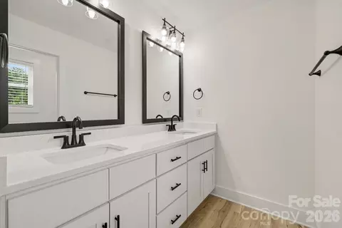 Bath - 308 E Talleyrand Ave, Monroe, NC 28112 photo 1 of 2