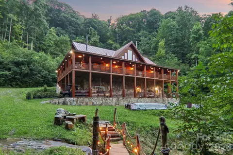 4501 Cove Creek Rd, Waynesville, NC 28785