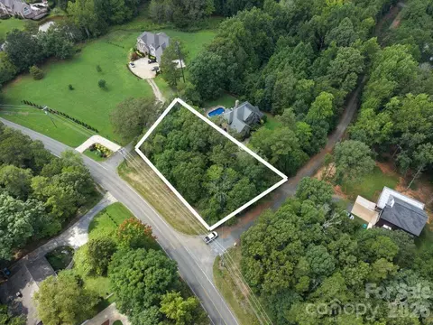 8809 Blaydon Dr, Charlotte, NC 28227