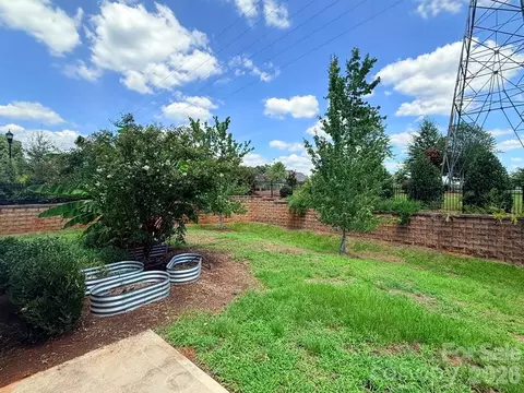 Exterior - 11422 Glanmire Dr, Matthews, NC 28105 photo 2 of 4