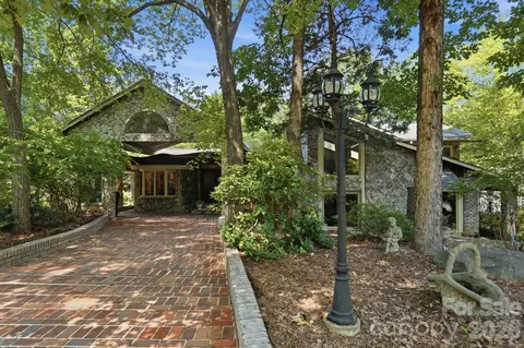 223 Millwood Ln, Charlotte, NC 28270