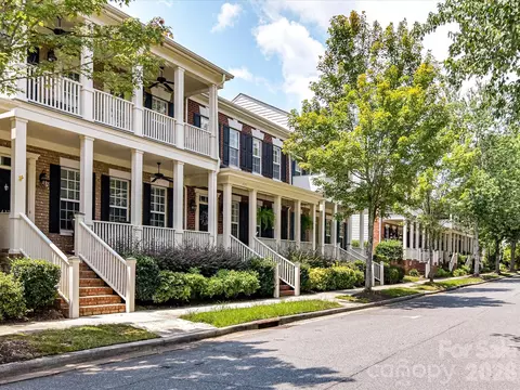 Exterior - 439 Ohenry Ave, Davidson, NC 28036 photo 2 of 8