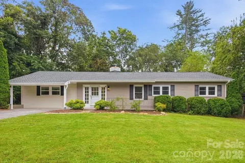 216 Lyndale Rd, Hendersonville, NC 28739