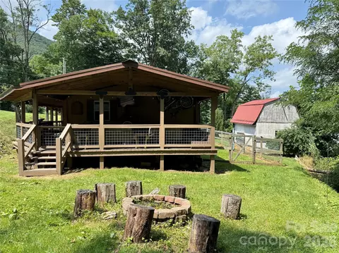 433 Little Cove Rd, Waynesville, NC 28786