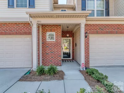 5951 Carrollton Ln, Charlotte, NC 28210