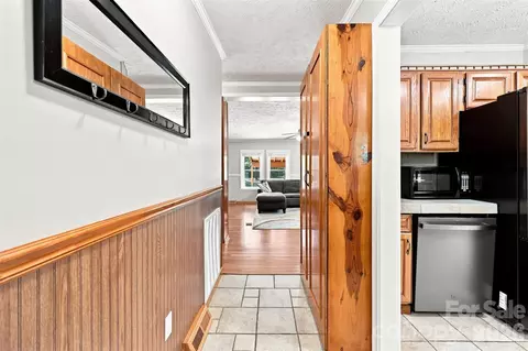 Entry Way - 1973 Davis Cir, Clover, SC 29710 photo 1 of 1