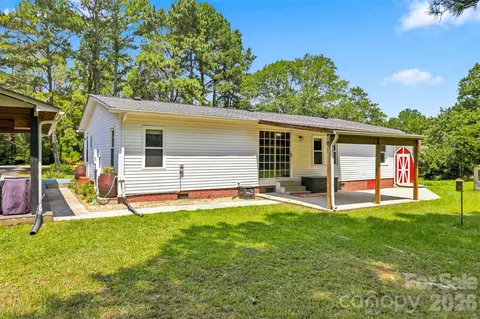 Exterior - 1973 Davis Cir, Clover, SC 29710 photo 3 of 6