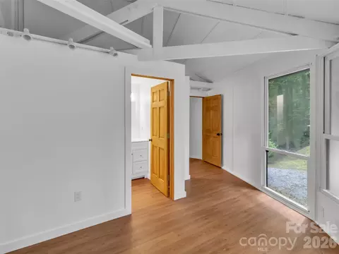 Bedroom - 475 Mountain Forest Est, Sylva, NC 28779 photo 2 of 2