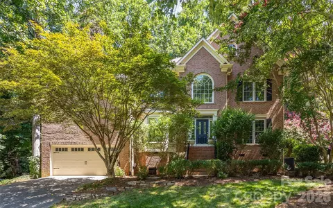 15808 Breton Brook St, Huntersville, NC 28078