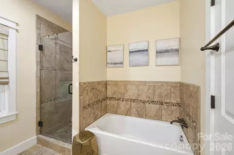 Bath - 141 Oak Leaf Ln, Wingate, NC 28174 photo 2 of 3