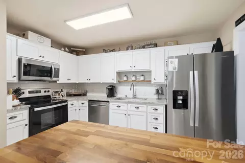 Kitchen - 141 Oak Leaf Ln, Wingate, NC 28174 photo 2 of 4