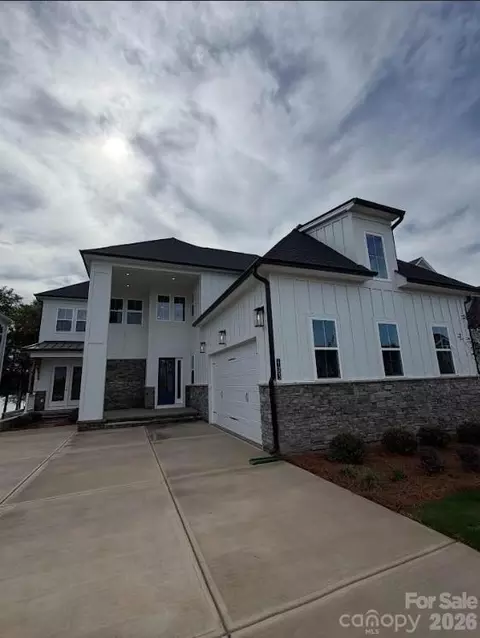 4483 Splash Trl, Sherrills Ford, NC 28673