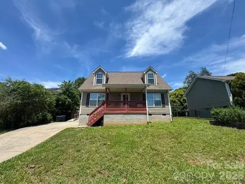 124 Oakland Rd, Asheville, NC 28801