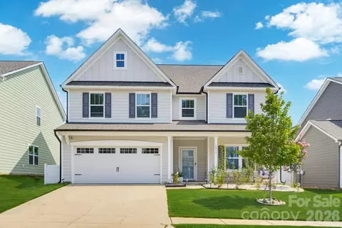 5016 Mooreland Oaks Way, Mount Holly, NC 28120