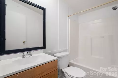 Bath - 2786 Ridgecreek Dr, Morganton, NC 28655 photo 1 of 1