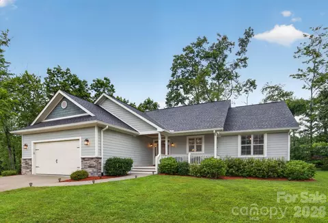 14 Wood Path Ln, Arden, NC 28704