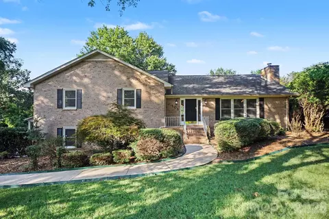 105 Windsong Ct, Gastonia, NC 28056