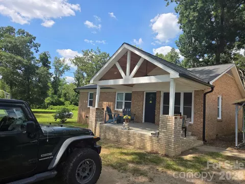 10226 Harwood Ln, Charlotte, NC 28214