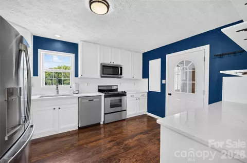 Kitchen - 10724 Kingsview Dr, Davidson, NC 28036 photo 1 of 3